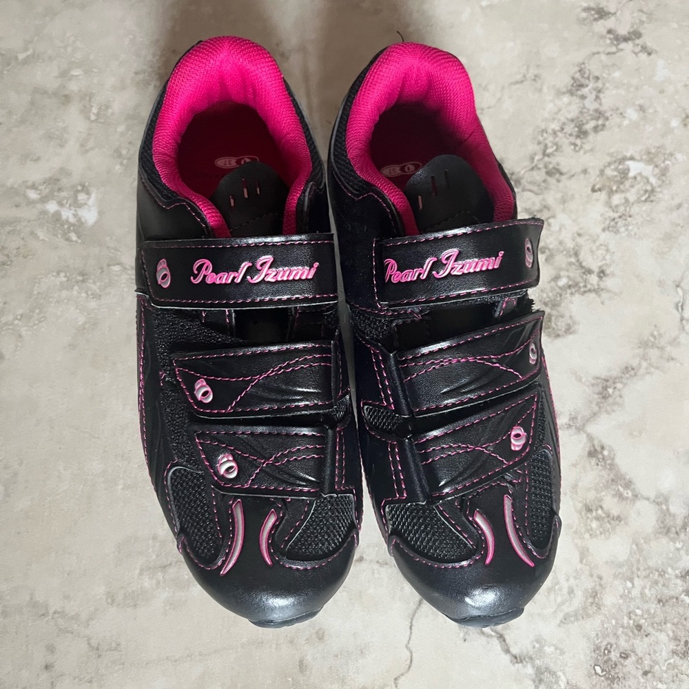 Pearl Izumi women’s all road cycling shoes